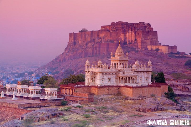 jaswant-thada-meherangarh-fort-jodhpur-india.ngsversion.1501623032315.adapt.1900.1.jpg